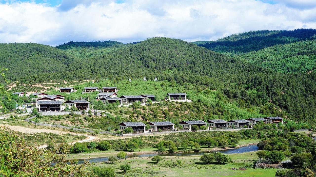 Hotel Banyan Tree Ringha Shangri-La Exterior foto