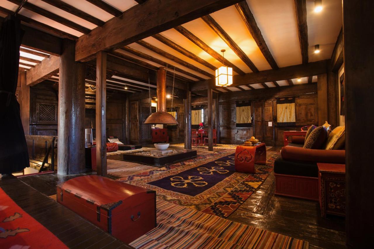 Hotel Banyan Tree Ringha Shangri-La Exterior foto